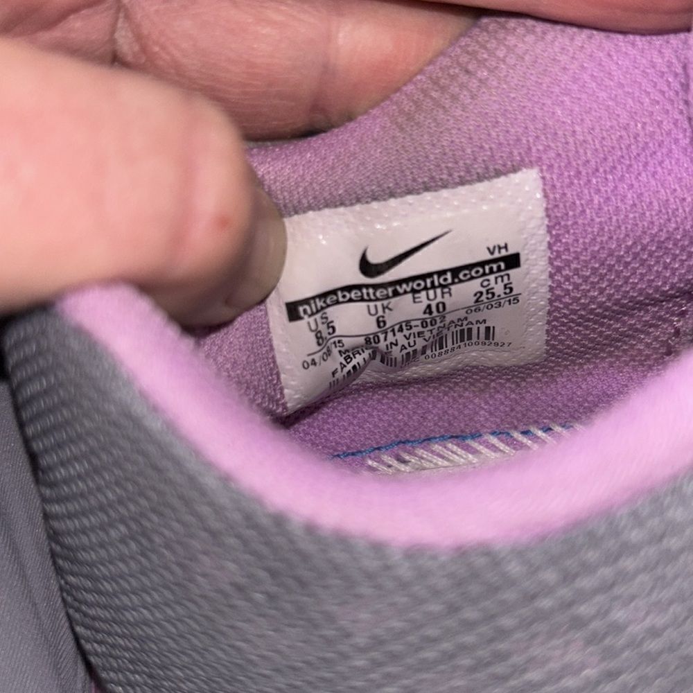 Nike Running Shoes - Picture 7 of 11